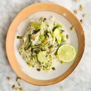 Vegan pesto tagliatelle van rijst