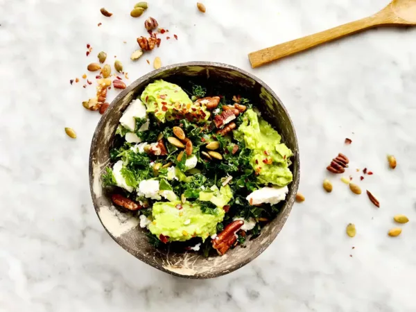 Boerenkoolsalade met avocado