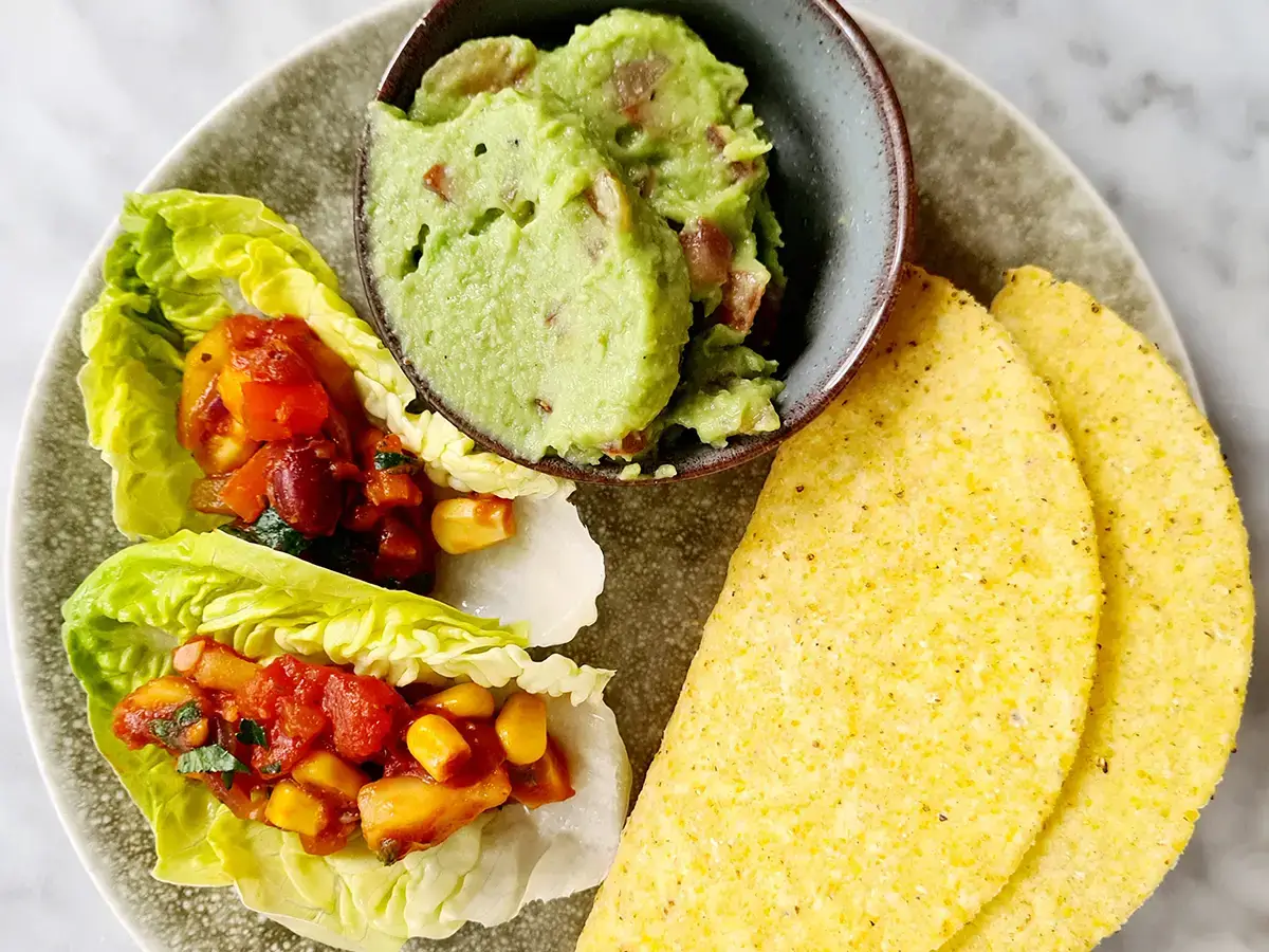 Romaine sla met salsa