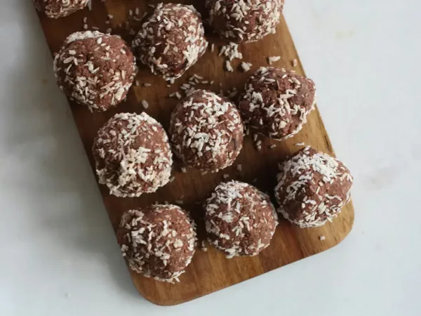 Bliss balletjes met dadels en noten Veganblisslove balletjes