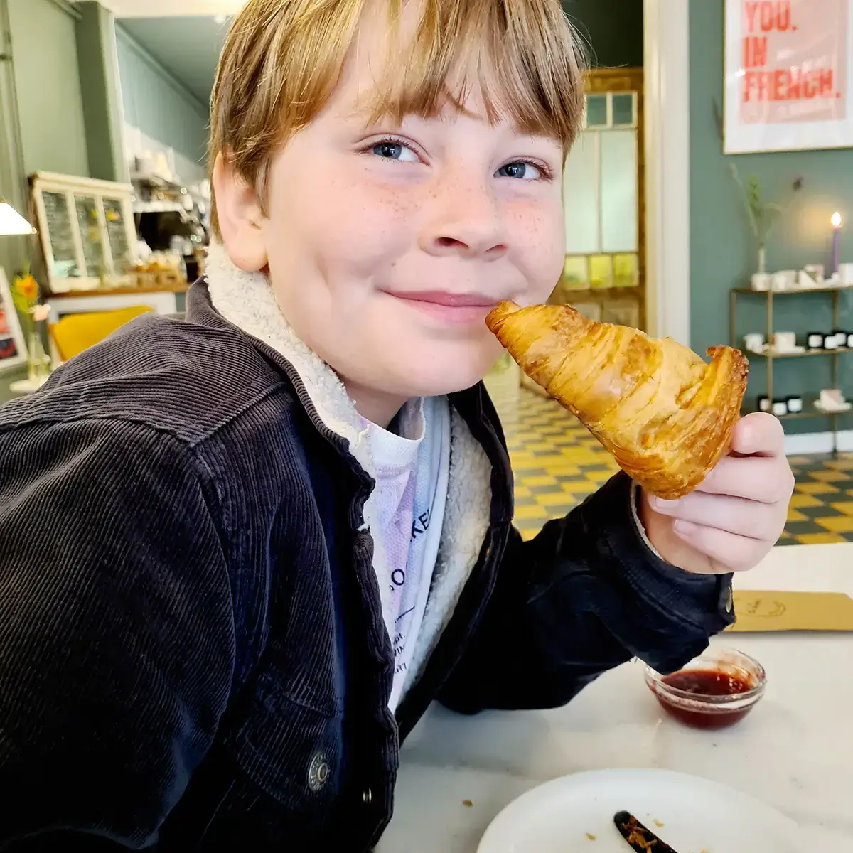 Ti Bisou croissant eten