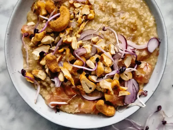 Hartige havermout met tomaat en chili