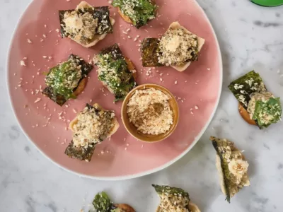 Bites met tonijnsalade zonder tonijn en sesam-pankocrunch